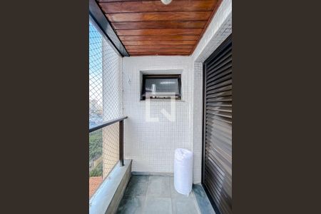 Apartamento à venda com 160m², 4 quartos e 2 vagas Apartamento à venda com 160m², 4 quartos e 2 vagasvaranda