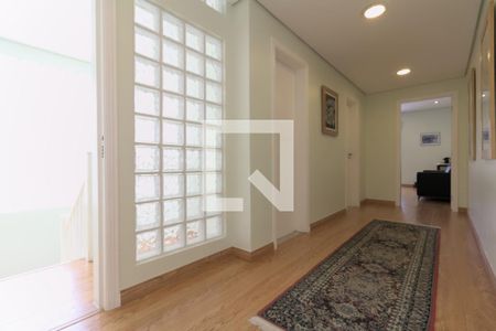 Casa à venda com 350m², 4 quartos e 5 vagasCorredor