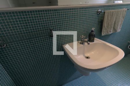 Casa à venda com 350m², 4 quartos e 5 vagasBanheiro 2