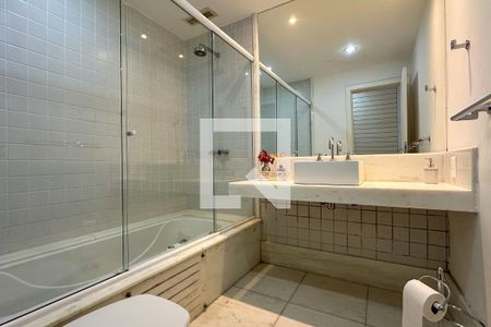 Casa à venda com 800m², 6 quartos e 5 vagas Casa à venda com 800m², 6 quartos e 5 vagasBanheiro da Suíte 3