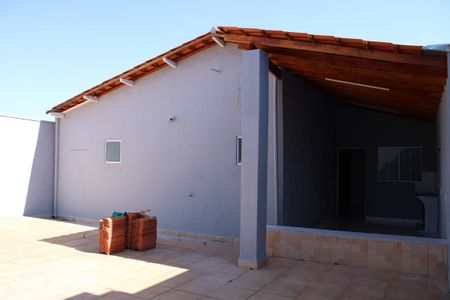 Casa à venda com 185m², 3 quartos e 5 vagas Casa à venda com 185m², 3 quartos e 5 vagasQuintal