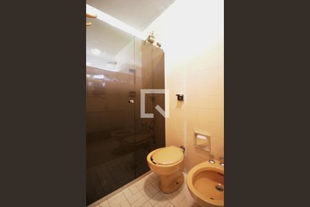 Casa à venda com 324m², 6 quartos e 3 vagasBanheiro da suíte 4