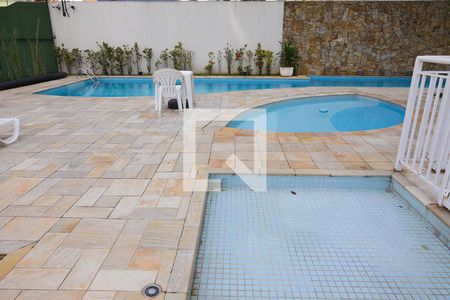 Apartamento à venda com 166m², 3 quartos e 1 vaga Apartamento à venda com 166m², 3 quartos e 1 vagaÁrea comum - Piscina