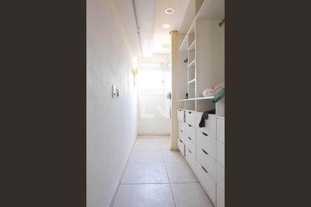 Apartamento à venda com 166m², 3 quartos e 1 vaga Apartamento à venda com 166m², 3 quartos e 1 vagaLavanderia Inferior