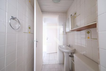 Banheiro de apartamento para alugar com 1 quarto, 47m² em Batel, Curitiba