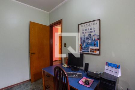 Casa à venda com 341m², 4 quartos e 4 vagasEscritório