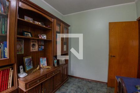 Casa à venda com 341m², 4 quartos e 4 vagasEscritório