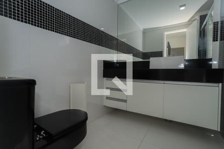 Apartamento para alugar com 170m², 3 quartos e 2 vagasBanheiro da Suíte