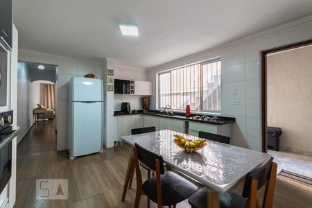 Casa à venda com 150m², 3 quartos e 2 vagasCozinha 