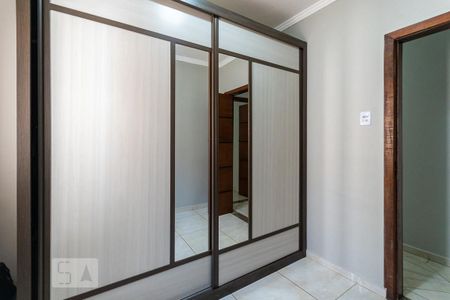 Casa à venda com 150m², 3 quartos e 2 vagasQuarto 2