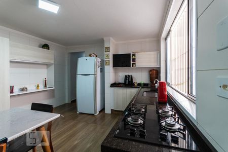 Casa à venda com 150m², 3 quartos e 2 vagasCozinha 