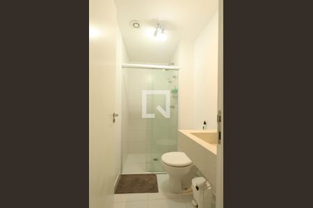 Apartamento à venda com 80m², 3 quartos e 2 vagas Apartamento à venda com 80m², 3 quartos e 2 vagasBanheiro 1