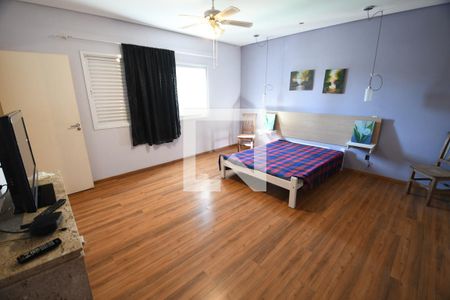 Casa à venda com 250m², 3 quartos e 4 vagasSuíte 2