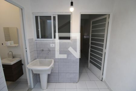 Casa à venda com 80m², 2 quartos e 1 vagaÁrea de Serviço