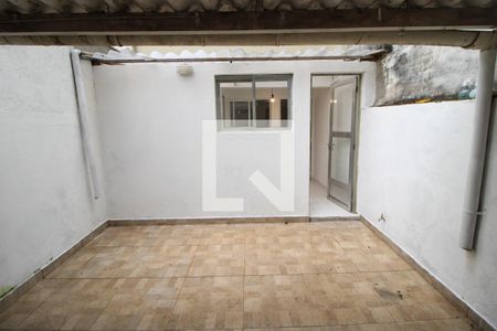 Casa à venda com 80m², 2 quartos e 1 vagaQuintal