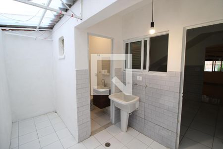 Casa à venda com 80m², 2 quartos e 1 vagaÁrea de Serviço