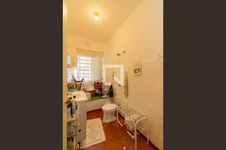 Casa à venda com 150m², 3 quartos e 2 vagas Casa à venda com 150m², 3 quartos e 2 vagasBanheiro