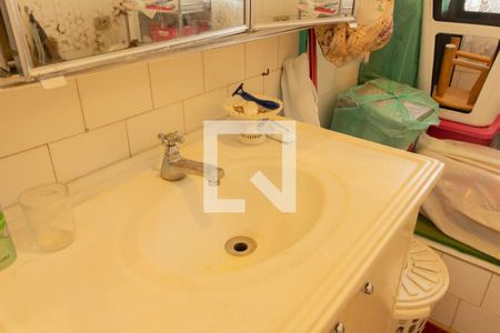 Casa à venda com 150m², 3 quartos e 2 vagas Casa à venda com 150m², 3 quartos e 2 vagasBanheiro