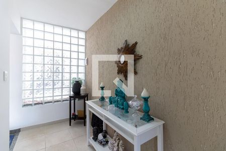 Casa à venda com 191m², 3 quartos e 4 vagas Casa à venda com 191m², 3 quartos e 4 vagasCorredor de Entrada
