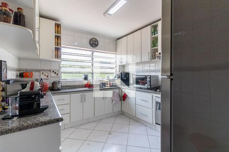 Casa à venda com 191m², 3 quartos e 4 vagas Casa à venda com 191m², 3 quartos e 4 vagasCozinha