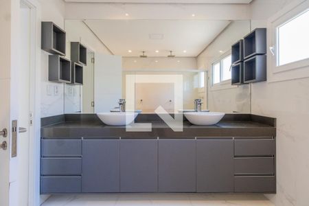 Casa de condomínio à venda com 250m², 3 quartos e 2 vagas Casa de condomínio à venda com 250m², 3 quartos e 2 vagasBanheiro da Suíte