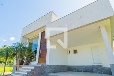Casa de condomínio à venda com 250m², 3 quartos e 2 vagas Casa de condomínio à venda com 250m², 3 quartos e 2 vagasFachada