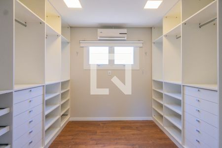 Casa de condomínio à venda com 250m², 3 quartos e 2 vagas Casa de condomínio à venda com 250m², 3 quartos e 2 vagasQuarto 3 - Suíte