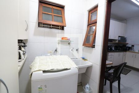 Casa à venda com 95m², 3 quartos e 2 vagasLavanderia