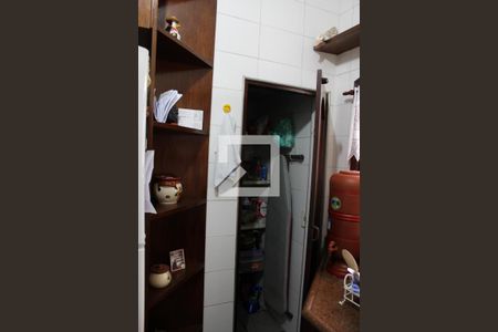 Casa à venda com 160m², 5 quartos e 2 vagasDispensa