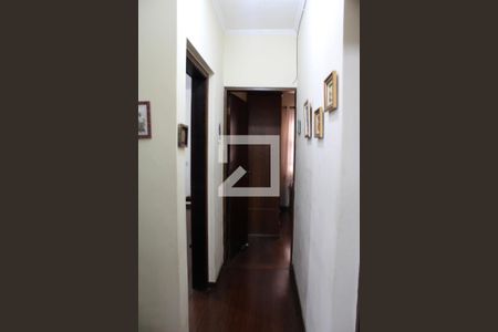 Casa à venda com 160m², 5 quartos e 2 vagasCorredor