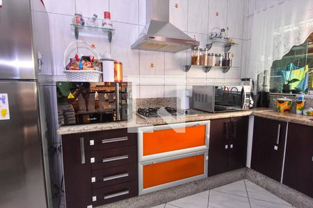 Casa à venda com 300m², 4 quartos e 8 vagas Casa à venda com 300m², 4 quartos e 8 vagasCozinha