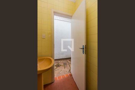 Casa à venda com 220m², 4 quartos e 3 vagas Casa à venda com 220m², 4 quartos e 3 vagasÁrea externa