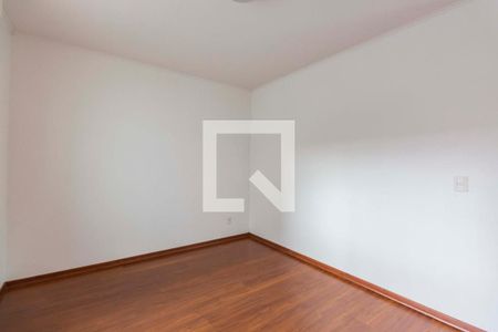 Casa à venda com 220m², 4 quartos e 3 vagas Casa à venda com 220m², 4 quartos e 3 vagasQuarto 2