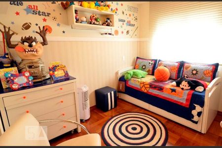 Apartamento à venda com 190m², 4 quartos e 4 vagas Apartamento à venda com 190m², 4 quartos e 4 vagasQuarto
