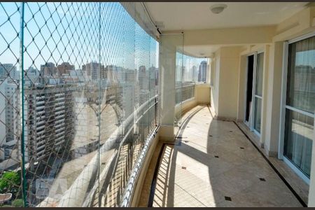 Apartamento à venda com 190m², 4 quartos e 4 vagas Apartamento à venda com 190m², 4 quartos e 4 vagasVaranda