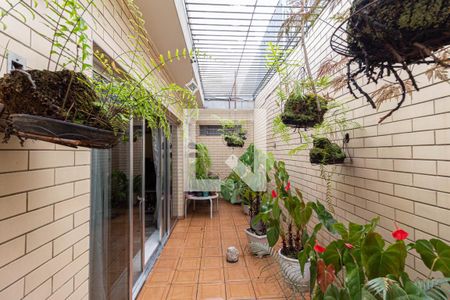 Casa à venda com 323m², 3 quartos e 4 vagas Casa à venda com 323m², 3 quartos e 4 vagasJardim de Inverno