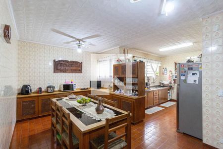 Casa à venda com 323m², 3 quartos e 4 vagas Casa à venda com 323m², 3 quartos e 4 vagasCozinha