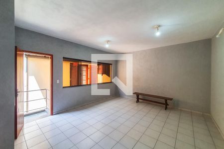 Casa à venda com 156m², 3 quartos e 3 vagas Casa à venda com 156m², 3 quartos e 3 vagasSalão de Jogos