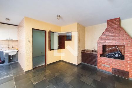 Casa à venda com 156m², 3 quartos e 3 vagas Casa à venda com 156m², 3 quartos e 3 vagasChurrasqueira