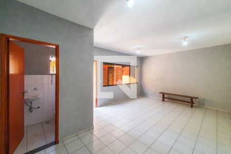 Casa à venda com 156m², 3 quartos e 3 vagas Casa à venda com 156m², 3 quartos e 3 vagasSalão de Jogos