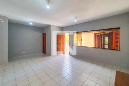 Casa à venda com 156m², 3 quartos e 3 vagas Casa à venda com 156m², 3 quartos e 3 vagasSalão de Jogos