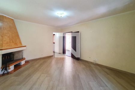 Casa à venda com 156m², 3 quartos e 3 vagas Casa à venda com 156m², 3 quartos e 3 vagasSala