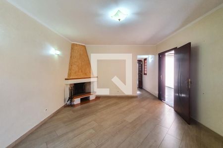 Casa à venda com 156m², 3 quartos e 3 vagas Casa à venda com 156m², 3 quartos e 3 vagasSala