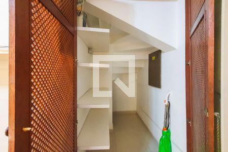 Casa à venda com 156m², 3 quartos e 3 vagas Casa à venda com 156m², 3 quartos e 3 vagasDespensa