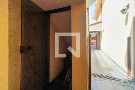 Casa à venda com 156m², 3 quartos e 3 vagas Casa à venda com 156m², 3 quartos e 3 vagasLavanderia