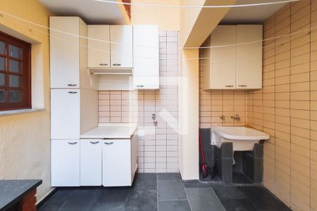 Casa à venda com 156m², 3 quartos e 3 vagas Casa à venda com 156m², 3 quartos e 3 vagasLavanderia