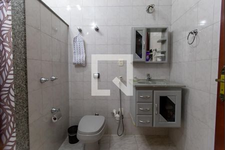 Casa à venda com 175m², 3 quartos e 2 vagasBanheiro da Suíte