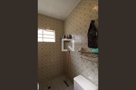 Casa à venda com 240m², 3 quartos e 3 vagas Casa à venda com 240m², 3 quartos e 3 vagasBanheiro