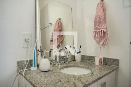Apartamento à venda com 64m², 2 quartos e 1 vaga Apartamento à venda com 64m², 2 quartos e 1 vagaBanheiro da Suíte