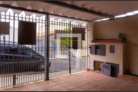 Casa à venda com 132m², 4 quartos e 2 vagas Casa à venda com 132m², 4 quartos e 2 vagasGaragem